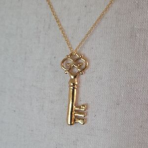 Magic Attic Doll necklace gold key vintage 1990s 8" For Girls or Women To Wear